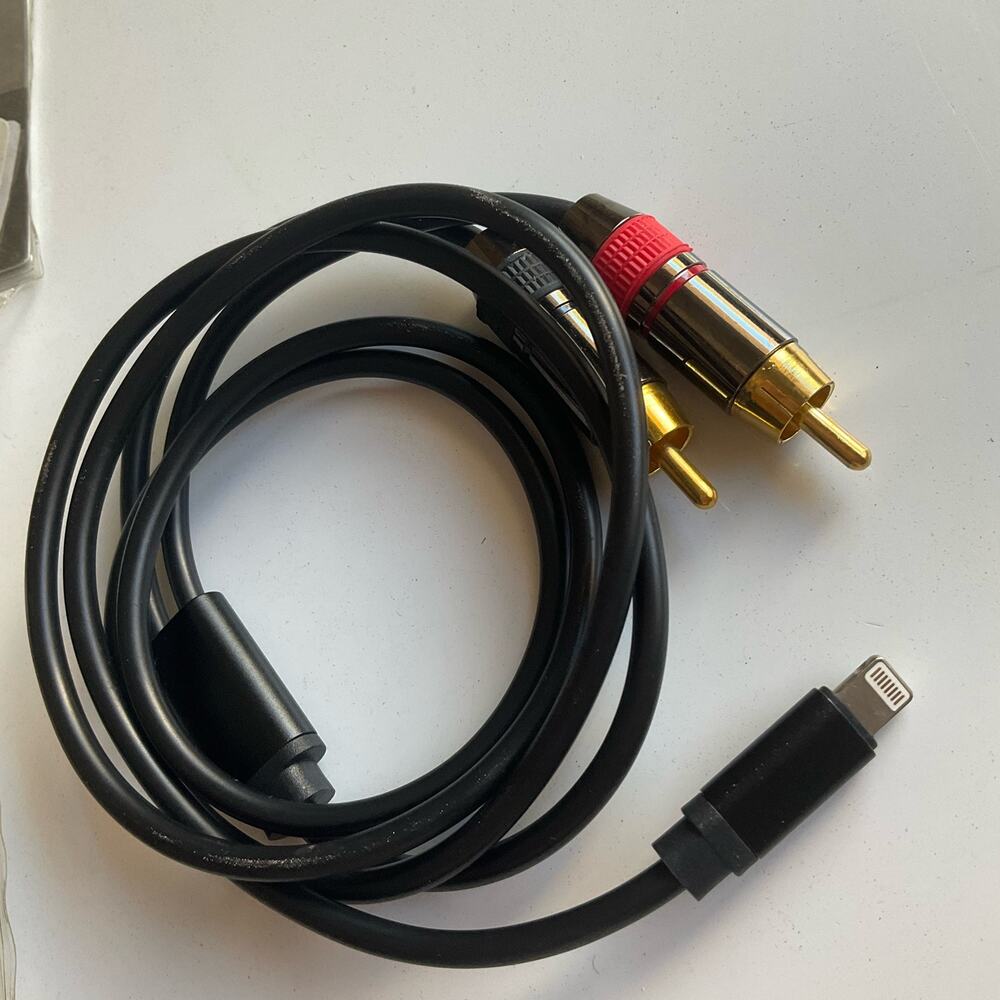 3.5 Aux to 2 x RCA Adapters, Audio Cable for Amplifiers, 4 Feet/1.2 m, Black